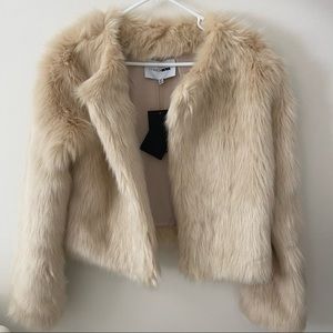 NWT BEIGE MEDIUM FAUX FUR COAT